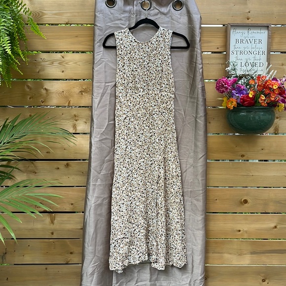 Patterned Midi dress with slit - Size Medium - Picture 1 of 5